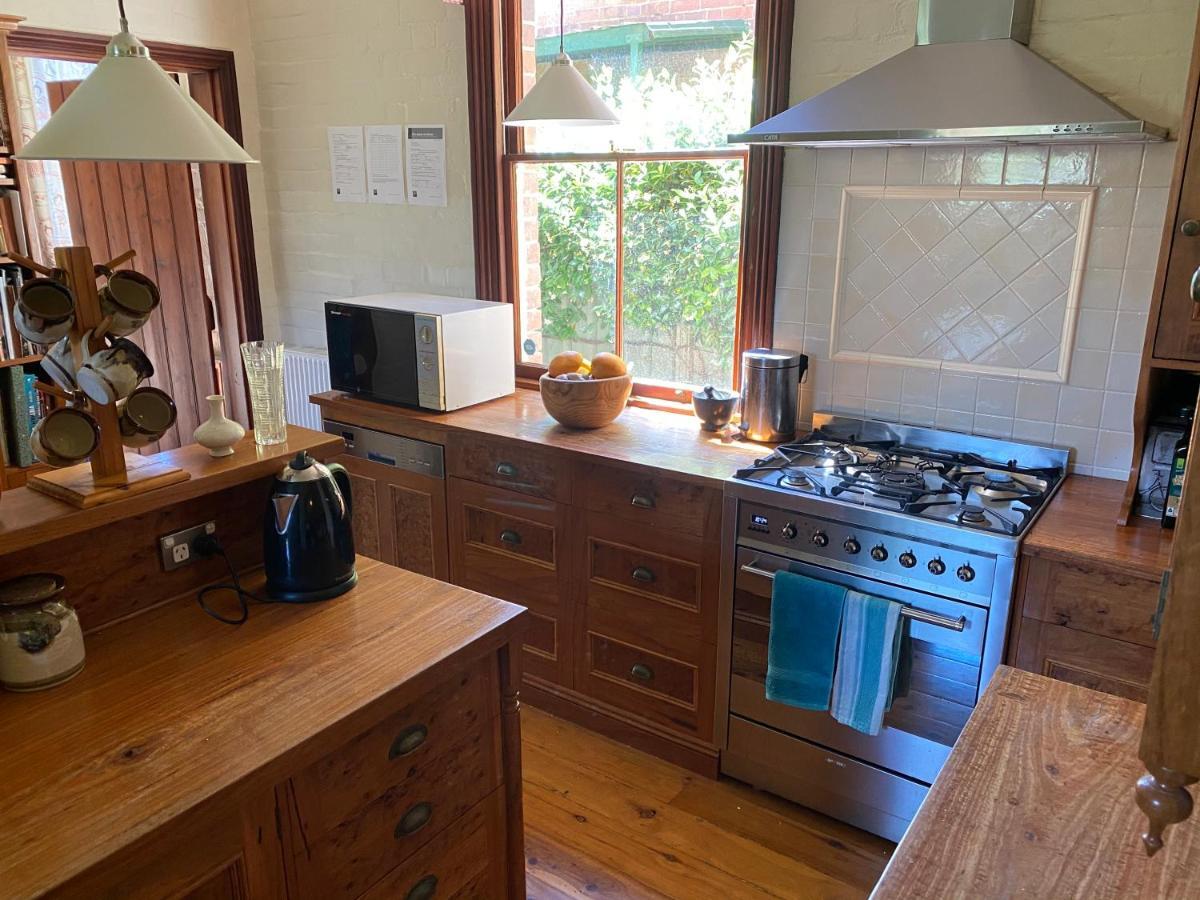 Yass Central Bed & Breakfast Екстериор снимка