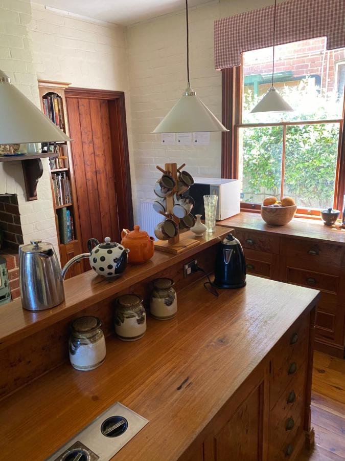 Yass Central Bed & Breakfast Екстериор снимка